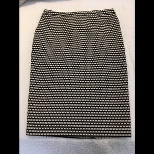 Black and white pencil skirt geometric pattern